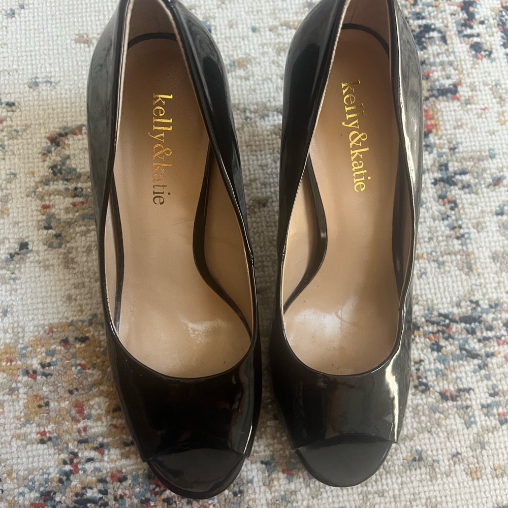 Kelly & Katie Black Patent Leather Heels - Picture 1 of 9